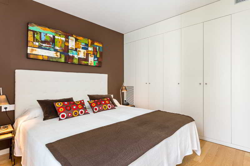 Urban District Apartments - Rambla Suites & Pool Barcelona Exterior photo