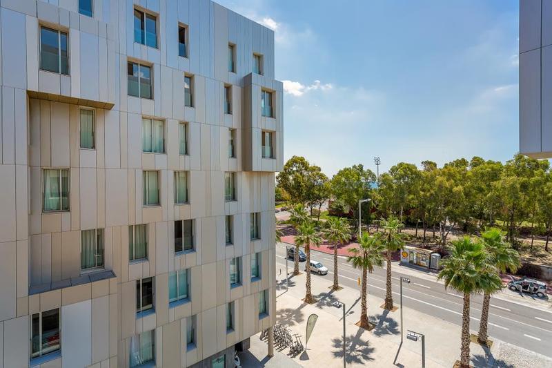 Urban District Apartments - Rambla Suites & Pool Barcelona Exterior photo