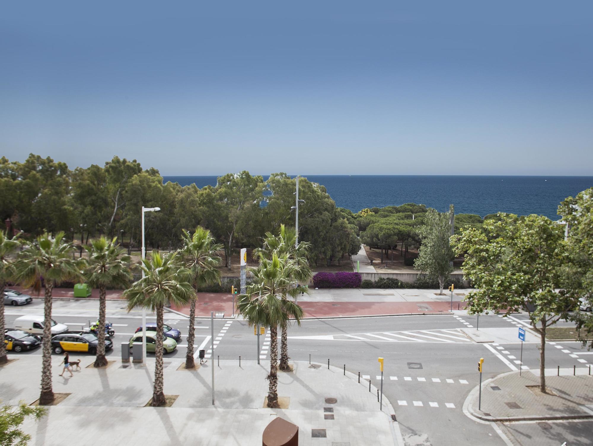 Urban District Apartments - Rambla Suites & Pool Barcelona Exterior photo