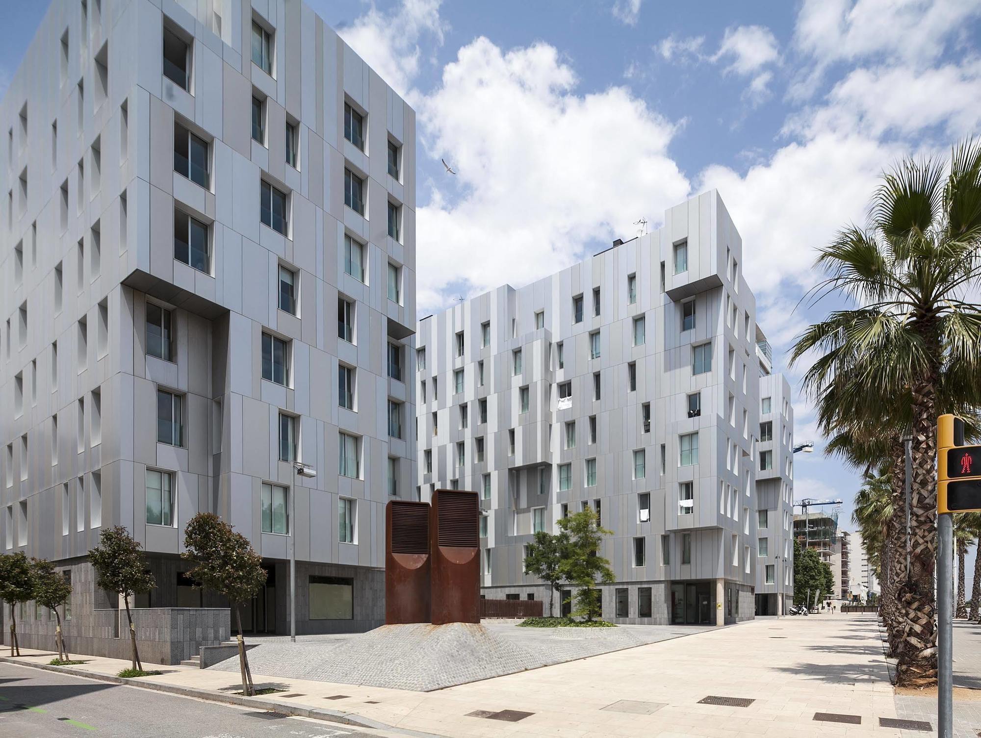 Urban District Apartments - Rambla Suites & Pool Barcelona Exterior photo