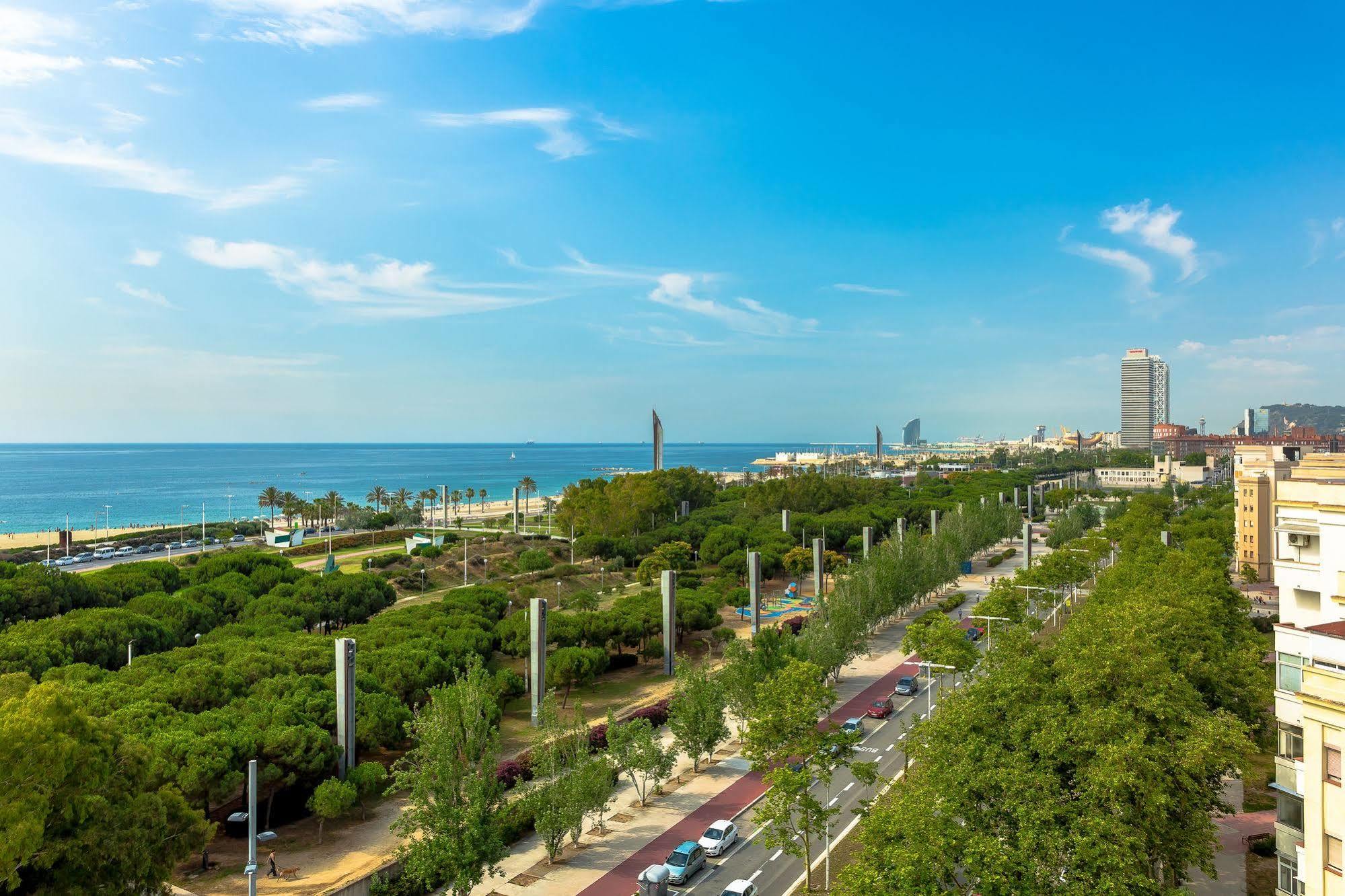 Urban District Apartments - Rambla Suites & Pool Barcelona Exterior photo